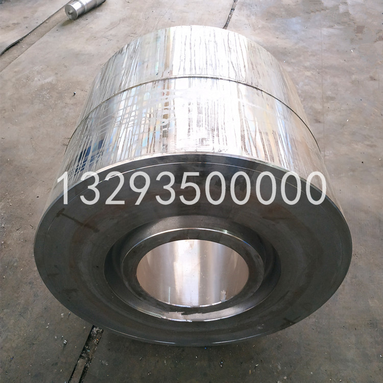 加工中的筒類鍛件